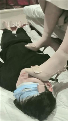 图片[12]_【樊樊】舔长靴/白袜踩脸/插嘴/插嘴/高跟踩乳_HD绳艺资源