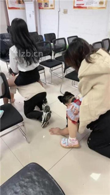 图片[2]_【尤物大大】会议室多素人S群调-骑马/舔脏鞋臭脚/转胯踩踏_HD绳艺资源