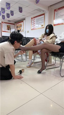 图片[6]_【尤物大大】会议室多素人S群调-骑马/舔脏鞋臭脚/转胯踩踏_HD绳艺资源