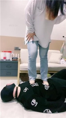 【小羊】训练狗链遛狗/骑脖/高跟踩踏/舔脏鞋底裸足_HD绳艺资源