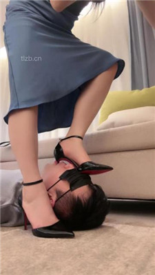 图片[7]_【小x大王】高跟碾压踩/插嘴深喉/恋足跪舔_HD绳艺资源