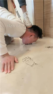 图片[14]_【万一】高跟匡威玩弄绿帽前任/踩狗爪/舔超脏鞋底/桌底虐/捂脸_HD绳艺资源