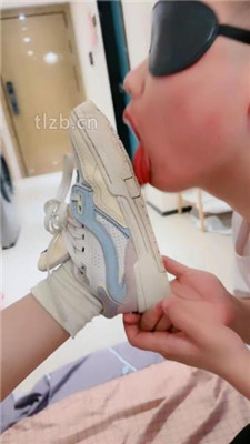 图片[8]_【苏晗】健身后原味鞋袜踩虐/揪耳朵_HD绳艺资源