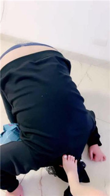 图片[20]_【芷镜小主】狗链拴狗/舔脏鞋底/踩踏插嘴_HD绳艺资源