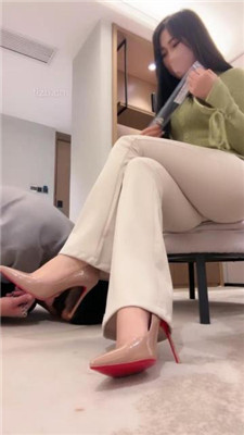 【小x大王】狗链遛狗/高跟美腿崇拜/耳光/踩狗舌_HD绳艺资源