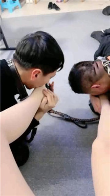 图片[8]_【尤金女皇】抽耳光/藤条训练/踩踏/虐乳舔臭脚_HD绳艺资源