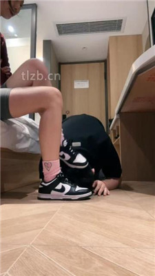 【jenn】绿帽狗跪舔粉棉袜脏鞋/脚插嘴_HD绳艺资源