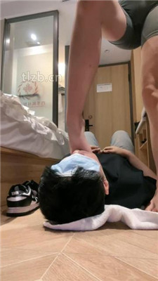 图片[16]_【jenn】绿帽狗跪舔粉棉袜脏鞋/脚插嘴_HD绳艺资源