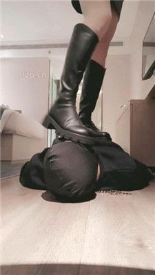 图片[8]_【bibi团】清理脏鞋底/全体重踩踏/赏赐圣水_HD绳艺资源