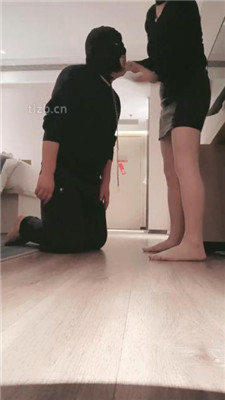 图片[13]_【bibi团】清理脏鞋底/全体重踩踏/赏赐圣水_HD绳艺资源