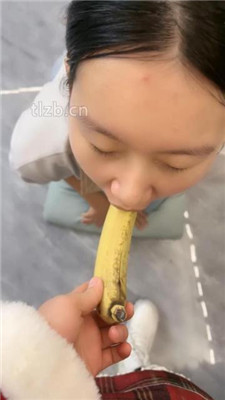 【瑶瑶】母畜-踩踏香蕉喂食/清理脏鞋底/转胯sp/黑丝酸奶脚_HD绳艺资源