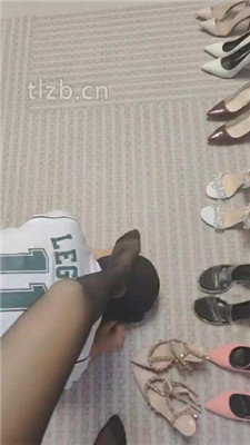 图片[2]_【丫丫】一堆脏鞋子全体重踩踏_HD绳艺资源