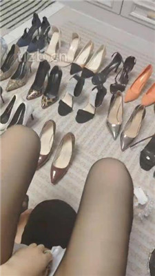 图片[3]_【丫丫】一堆脏鞋子全体重踩踏_HD绳艺资源