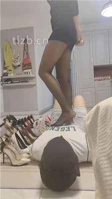 图片[4]_【丫丫】一堆脏鞋子全体重踩踏_HD绳艺资源