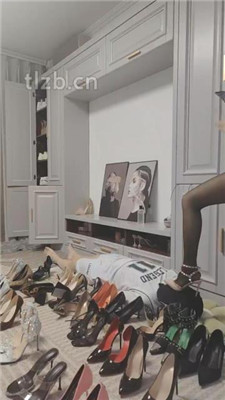 图片[11]_【丫丫】一堆脏鞋子全体重踩踏_HD绳艺资源