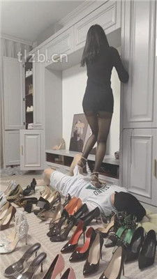 图片[12]_【丫丫】一堆脏鞋子全体重踩踏_HD绳艺资源