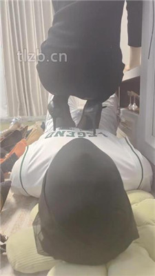 图片[15]_【丫丫】一堆脏鞋子全体重踩踏_HD绳艺资源