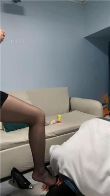 图片[11]_【刘二狗】跪舔素人的黑丝美腿【双视角版】_HD绳艺资源