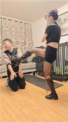 【诗琪】长靴踩踏/绳艺技巧重度虐打/踢踹_HD绳艺资源