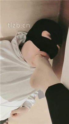 图片[19]_【妮蔻】踩狗爪/夹头/提档/窒息/鞋子插嘴/闻舔肉丝_HD绳艺资源