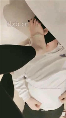 图片[20]_【妮蔻】踩狗爪/夹头/提档/窒息/鞋子插嘴/闻舔肉丝_HD绳艺资源