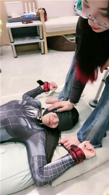 图片[11]_【小羊】母畜-遛狗爬行/碾压踩狗脸/跪舔裸足_HD绳艺资源