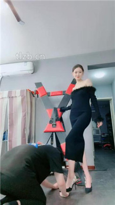 图片[17]_【艾琳175】铁笼关狗-舔高跟/碾压狗爪/插嘴/袜子塞嘴/虐乳_HD绳艺资源