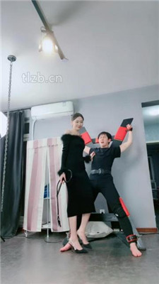 图片[20]_【艾琳175】铁笼关狗-舔高跟/碾压狗爪/插嘴/袜子塞嘴/虐乳_HD绳艺资源