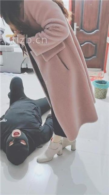 图片[4]_【美容院S】物化坐垫/吃垃圾/舔双S脏鞋/短靴踩踏_HD绳艺资源