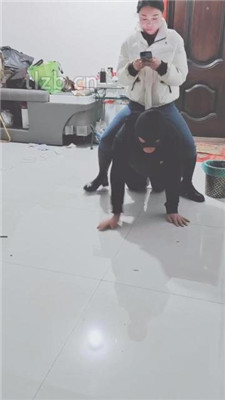 图片[9]_【美容院S】物化坐垫/吃垃圾/舔双S脏鞋/短靴踩踏_HD绳艺资源