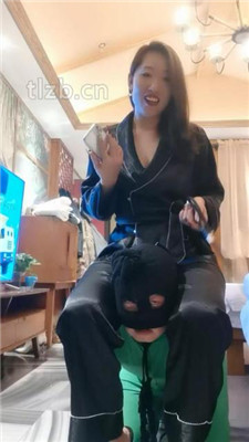 图片[3]_【冷御绳艺导师】胯下遛狗/脚喂食/踩踏/品尝臭脚_HD绳艺资源