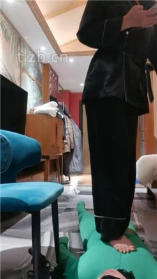 图片[20]_【冷御绳艺导师】胯下遛狗/脚喂食/踩踏/品尝臭脚_HD绳艺资源