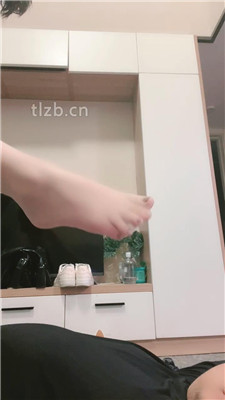 图片[5]_【素人星探】白袜脚碾压踩地毯狗_HD绳艺资源