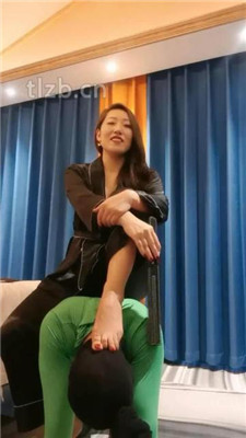 图片[8]_【冷御绳艺导师】物化人体家具-骑脖化妆_HD绳艺资源