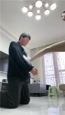 图片[18]_【樱木花椒】调00后小笨狗-手脚耳光/踢裆恋足_HD绳艺资源