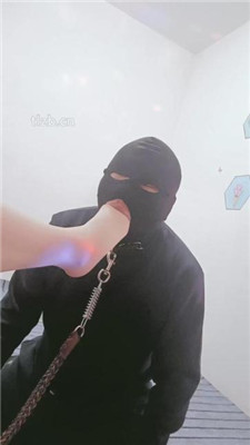 图片[11]_【bibi团】闻香水发骚/转胯/高跟崇拜/舔运动鞋底_HD绳艺资源