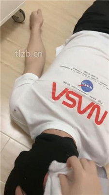 图片[9]_【新疆王祖贤】跪舔白袜脚/塞嘴踩踏_HD绳艺资源