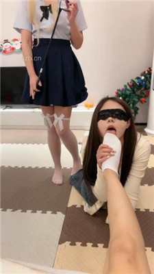 【橙宝】双母畜-奴下奴-轮流舔脚/sp扭屁股/转胯/提档_HD绳艺资源