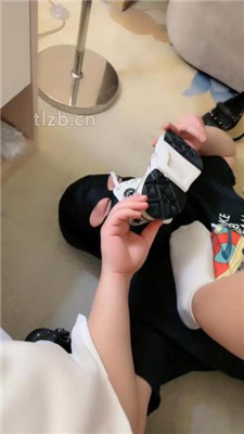 图片[20]_【雅儿】双S-黑丝-帆布鞋踩踏/闻白袜臭鞋窝_HD绳艺资源