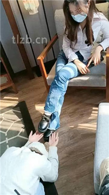 图片[4]_【爱可呀】双S-伺候超模学姐-胯下羞辱/舔脚清理鞋底_HD绳艺资源