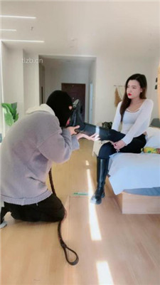 图片[7]_【琪琪美美子】调03年小奶狗-跪舔长靴/踩踏骑马/钻胯_HD绳艺资源