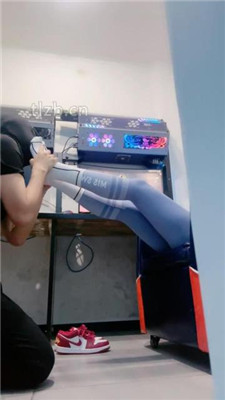 图片[11]_【小妮】网吧-电竞桌底甘愿做奴【完整版】_HD绳艺资源
