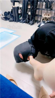 图片[13]_【兔兔大人】连环耳光/转胯/跪舔肉丝脚_HD绳艺资源