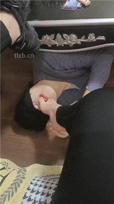 【水仙】桌下原味裸足狂舔【完整版】_HD绳艺资源