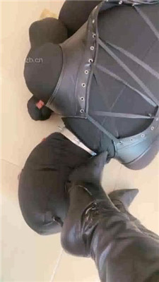 图片[17]_【高傲】胯下辱/重度训练/长靴美腿虐杀/口水吐脸_HD绳艺资源