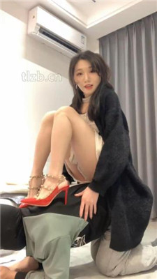 【小麦】掐乳揪耳朵/袜子塞嘴/脚喂蛋糕/脚插嘴/内裤诱惑/喂圣水_HD绳艺资源