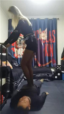 图片[11]_【丝温】狂抽耳光/训练/黑丝脚踩踏_HD绳艺资源