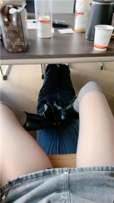 图片[2]_【沅芷大人】办公室长靴无意识踩狗【下】_HD绳艺资源