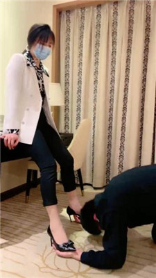 【丹祖宗】御姐S-高跟踩踏/提档/近距离舔肉丝脚_HD绳艺资源