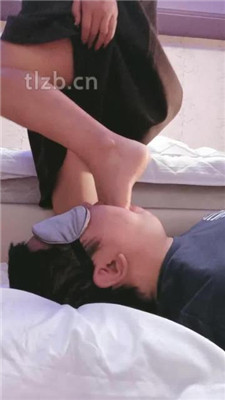 图片[5]_【嗯哼】桌底视角-裸足恋足舔_HD绳艺资源